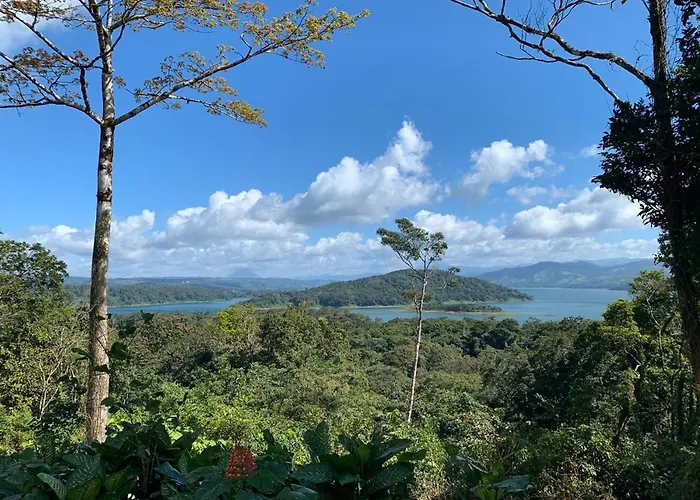 Cozy Coworking Casa Alma Near Arenal, 2 Bedroom 1 Office, Fiber Optic, Pet Friendly
