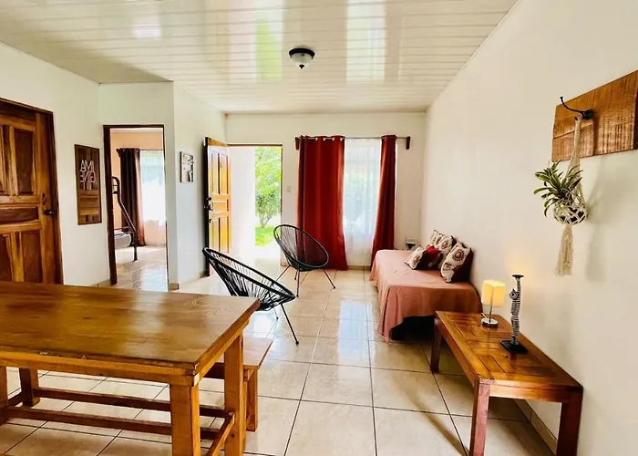 Cozy Coworking Casa Alma Near Arenal, 2 Bedroom 1 Office, Fiber Optic, Pet Friendly Сasa de vacaciones *
