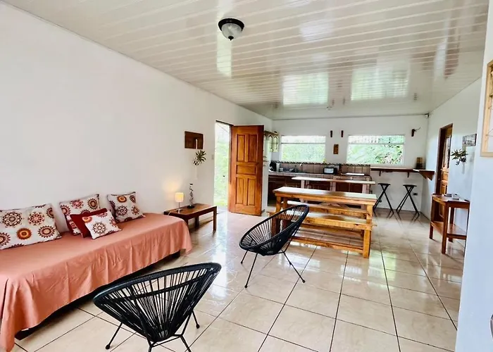 Cozy Coworking Casa Alma Near Arenal, 2 Bedroom 1 Office, Fiber Optic, Pet Friendly Nuevo Arenal