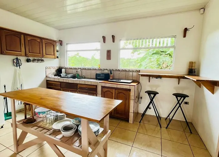 Cozy Coworking Casa Alma Near Arenal, 2 Bedroom 1 Office, Fiber Optic, Pet Friendly