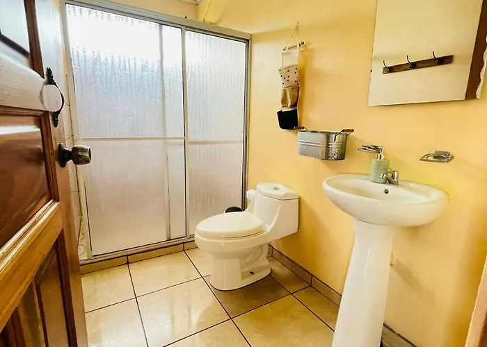 Cozy Coworking Casa Alma Near Arenal, 2 Bedroom 1 Office, Fiber Optic, Pet Friendly Сasa de vacaciones *