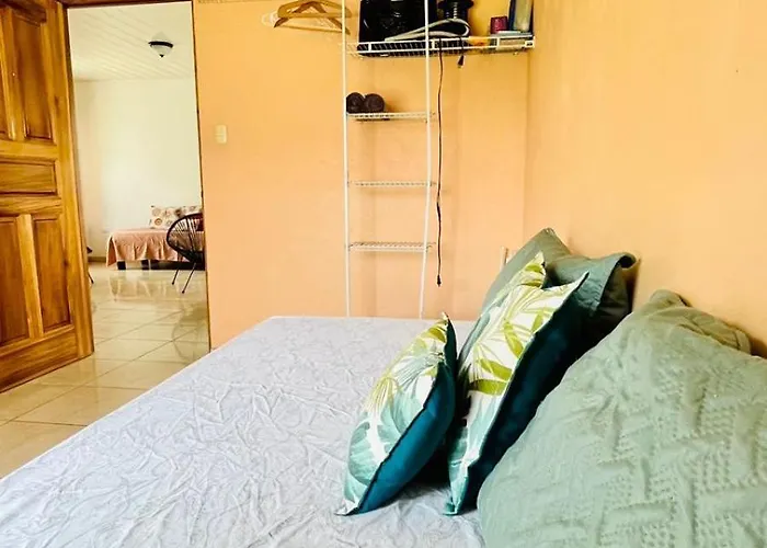 Сasa de vacaciones Cozy Coworking Casa Alma Near Arenal, 2 Bedroom 1 Office, Fiber Optic, Pet Friendly